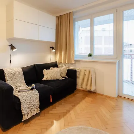 Bnb Sunny Balcony Studio Bratislava Fogadó *