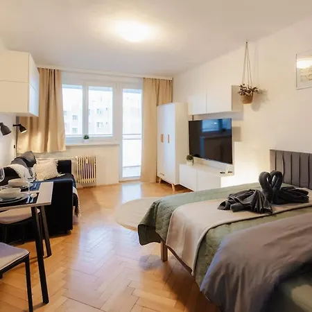 Bnb Sunny Balcony Studio Bratislava Bratislava