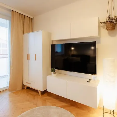 Bnb Sunny Balcony Studio Bratislava Fogadó
